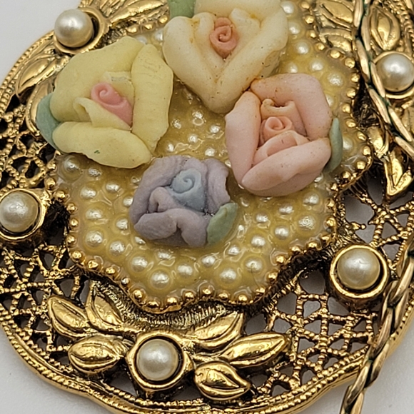 Vintage Victorian-style 14K Gold Filled Necklace Porcelain Flowers & Faux Pearls - Picture 4 of 12